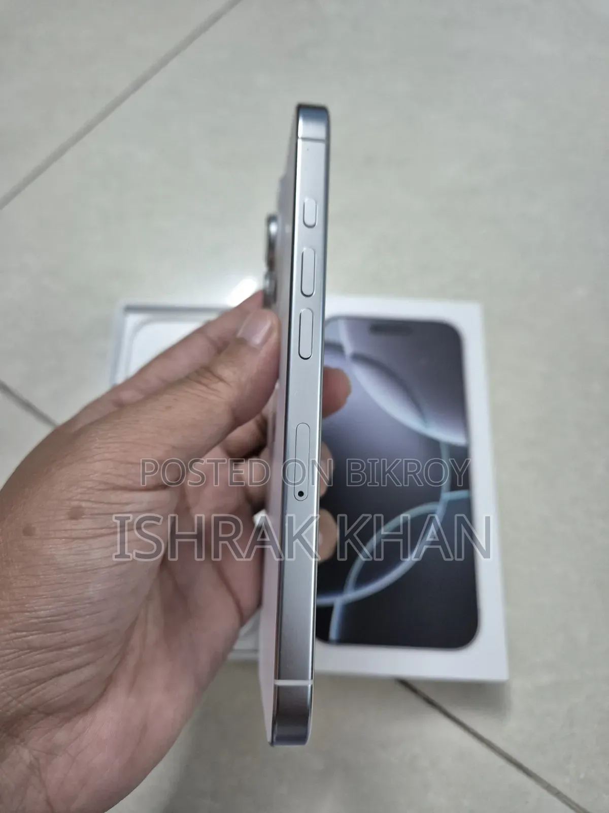 অ্যাপল আইফোন ১৬ প্রো ১২৮ জিবি হোয়াইট