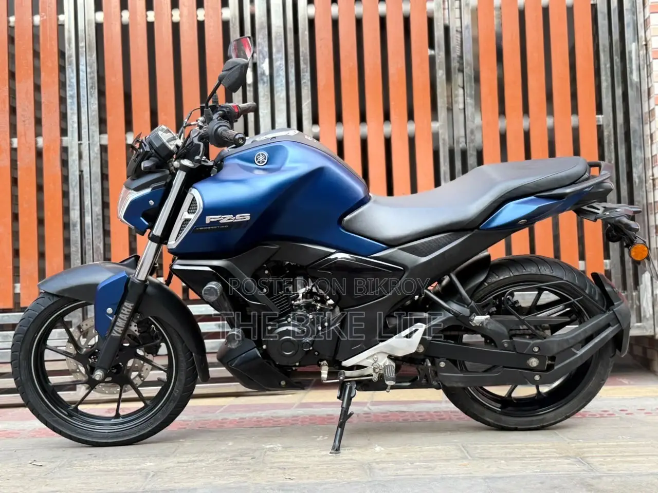 Yamaha FZS V4 ২০২৫ নীল