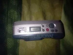 Yashica Zoomate 70
