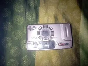 Yashica Zoomate 70