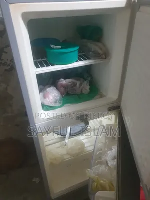 একটি ফ্রীজ বিক্রি করা হবে