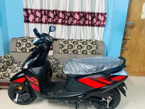 নিউ হিরো প্লেজার ২০১৯ ব্ল্যাক