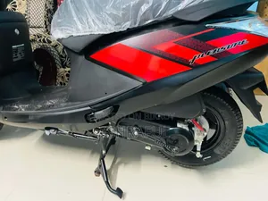 New Hero Pleasure 2019 Black