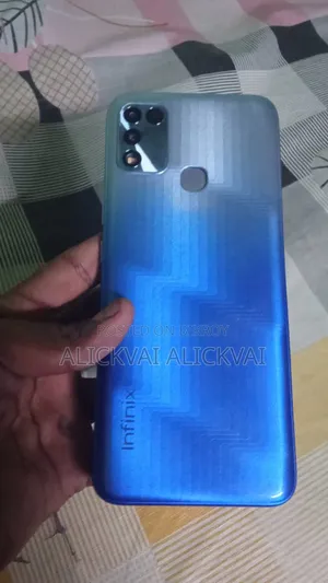 ইনফিনিক্স ৪ জিবি ব্লু