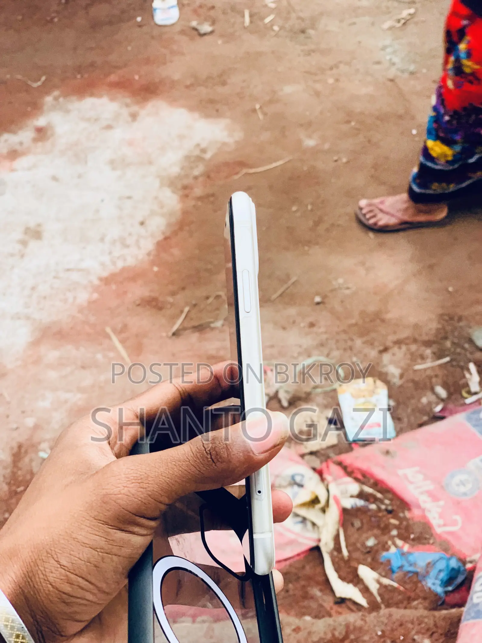 অ্যাপল আইফোন ১১ ১২৮ জিবি হোয়াইট