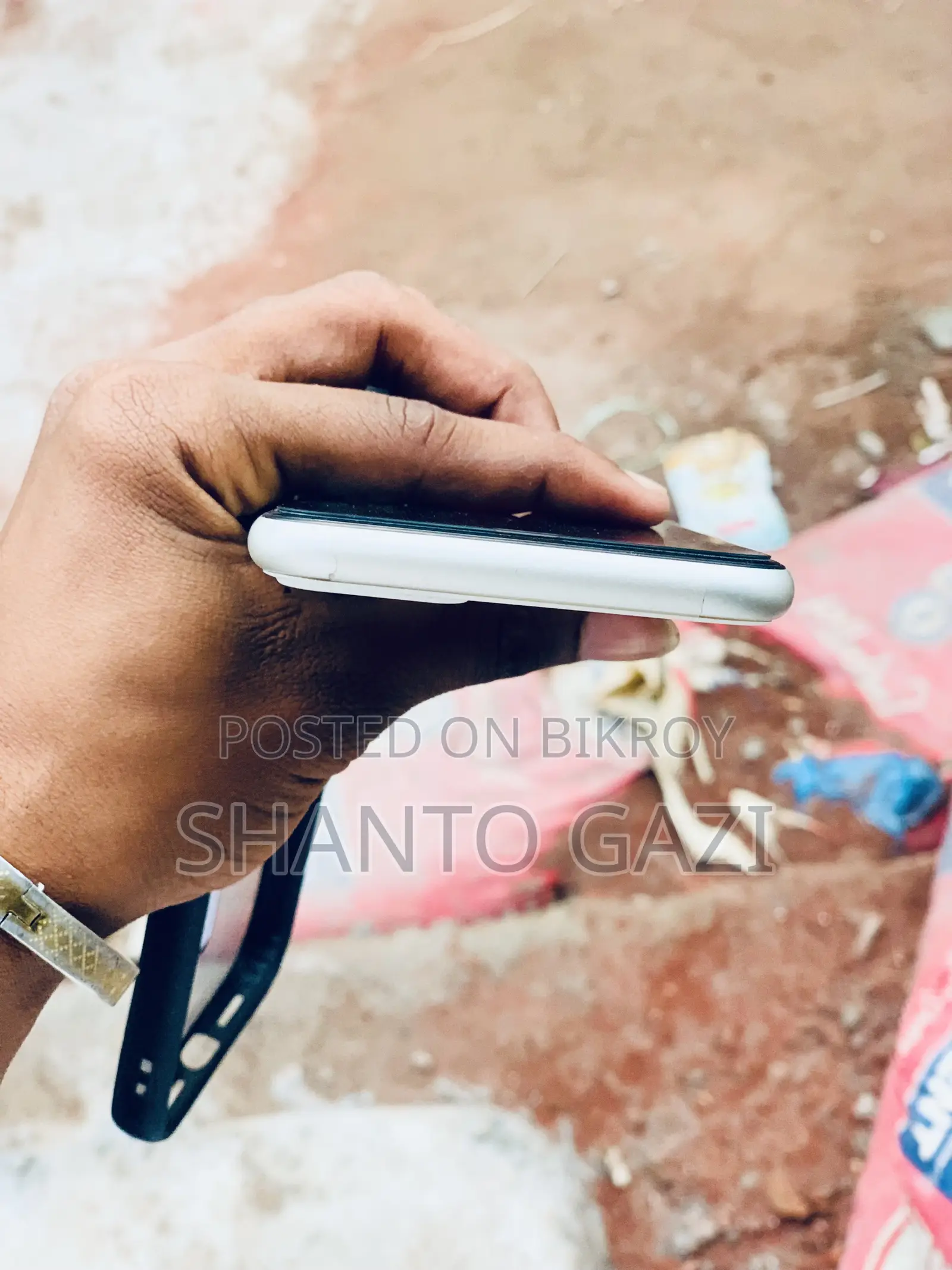 অ্যাপল আইফোন ১১ ১২৮ জিবি হোয়াইট