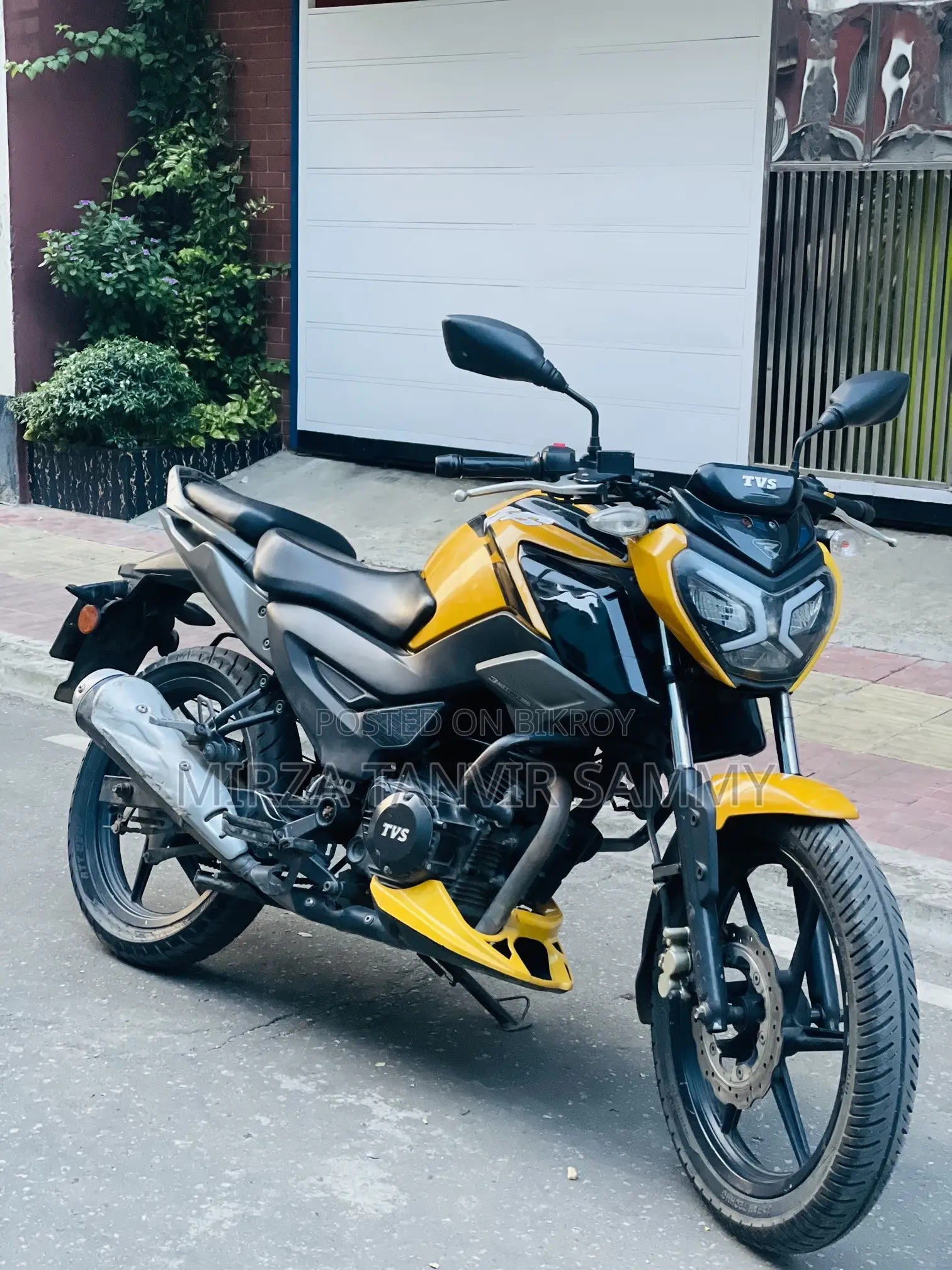 TVS Raider 125 2022 Yellow