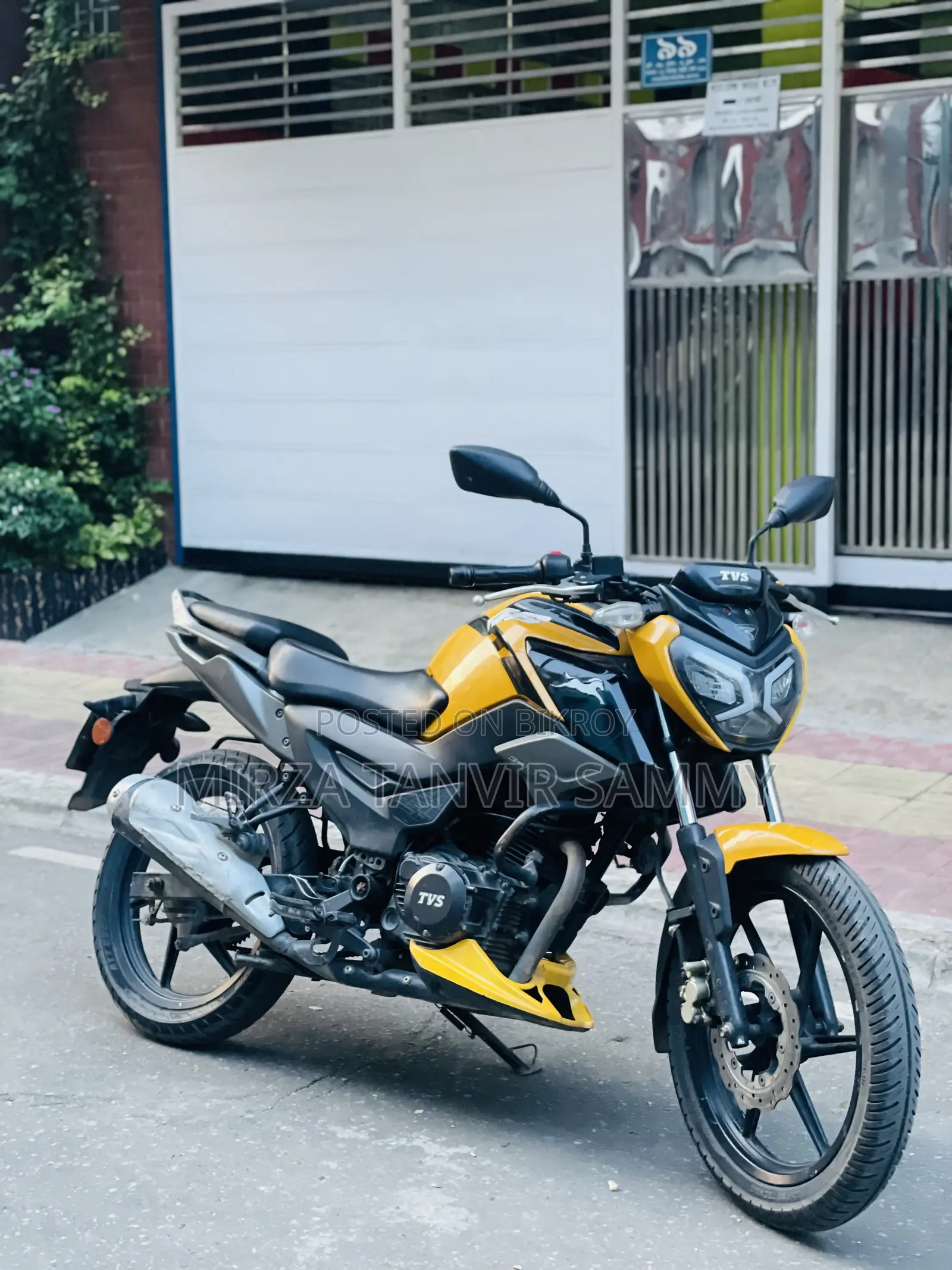 TVS Raider 125 2022 Yellow