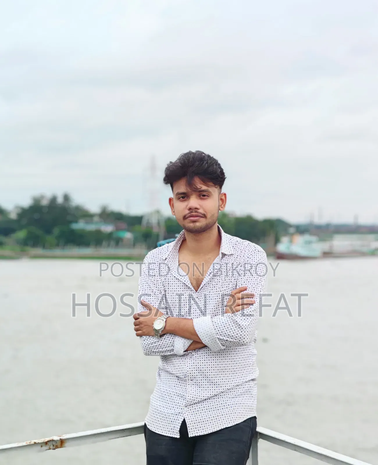 চাকরি খুঁজছি