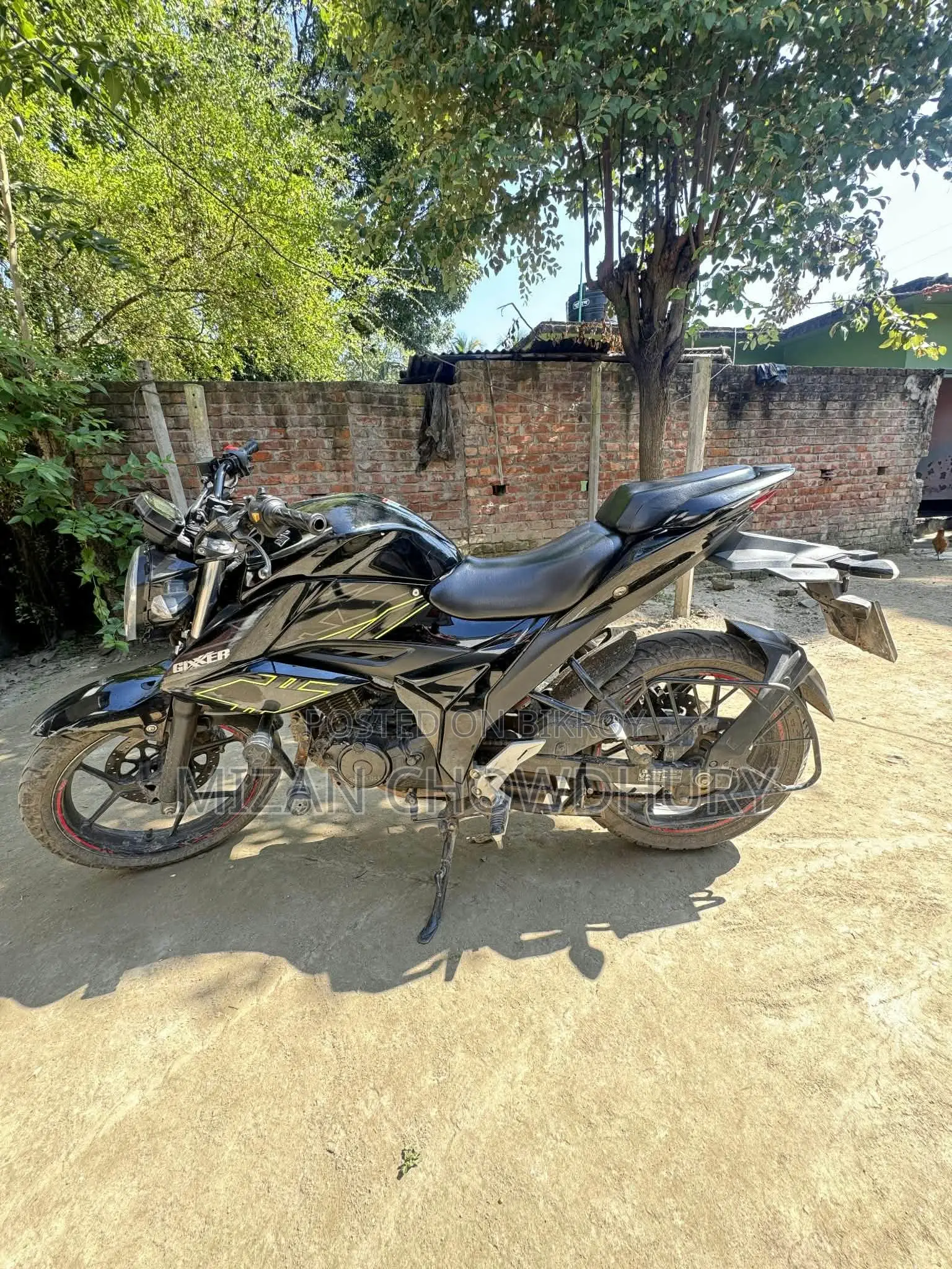 সুজুকি জিক্সার ২০২৩ ব্ল্যাক