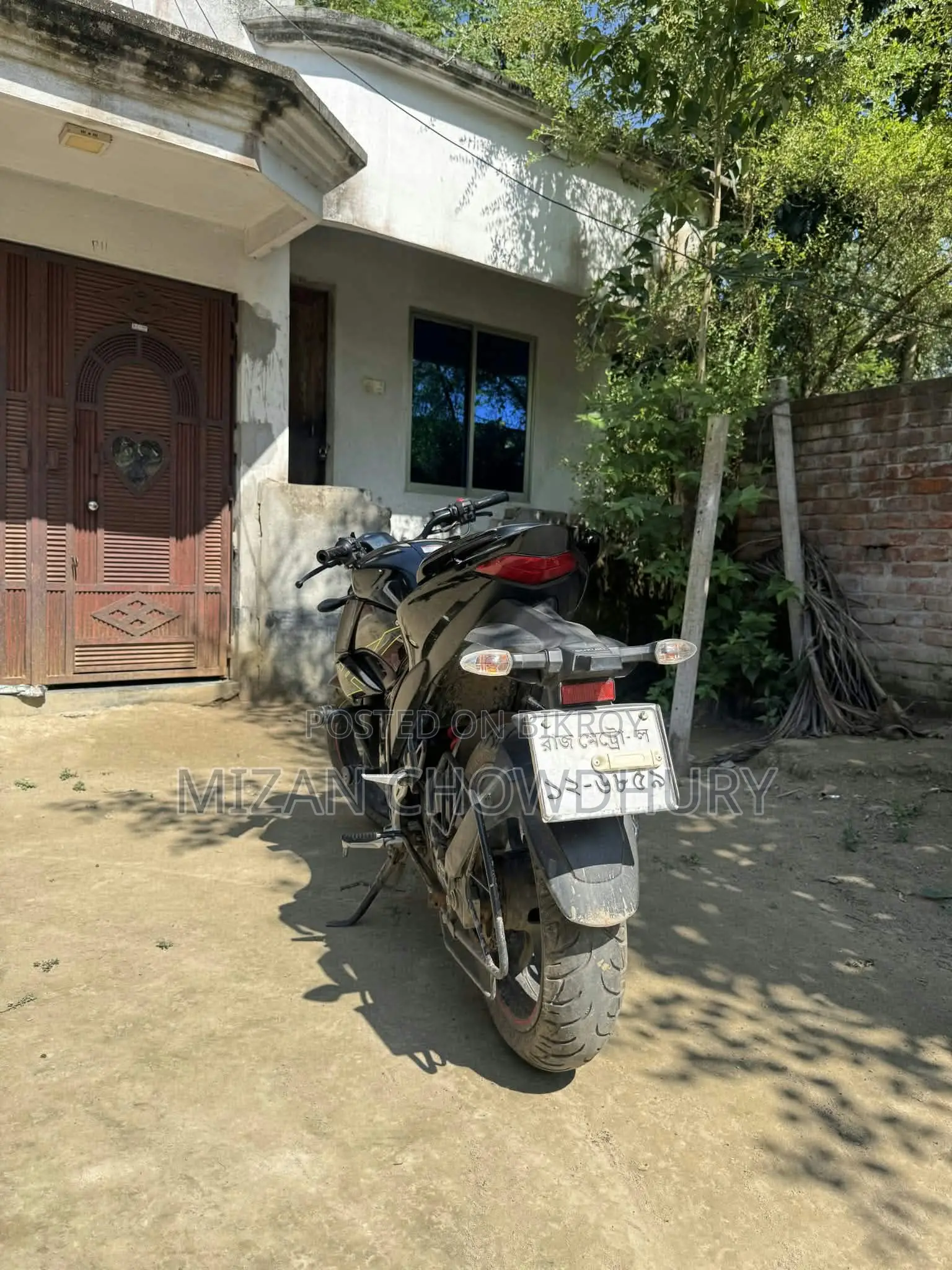 সুজুকি জিক্সার ২০২৩ ব্ল্যাক