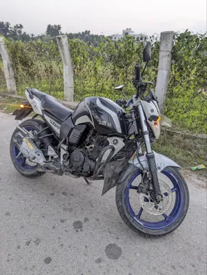 ইয়ামাহা এফজেড ২০১২ কালো