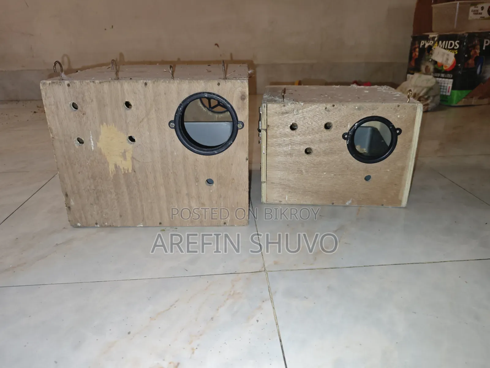 2 pieces breeding boxes