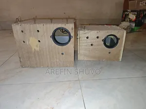 2 pieces breeding boxes