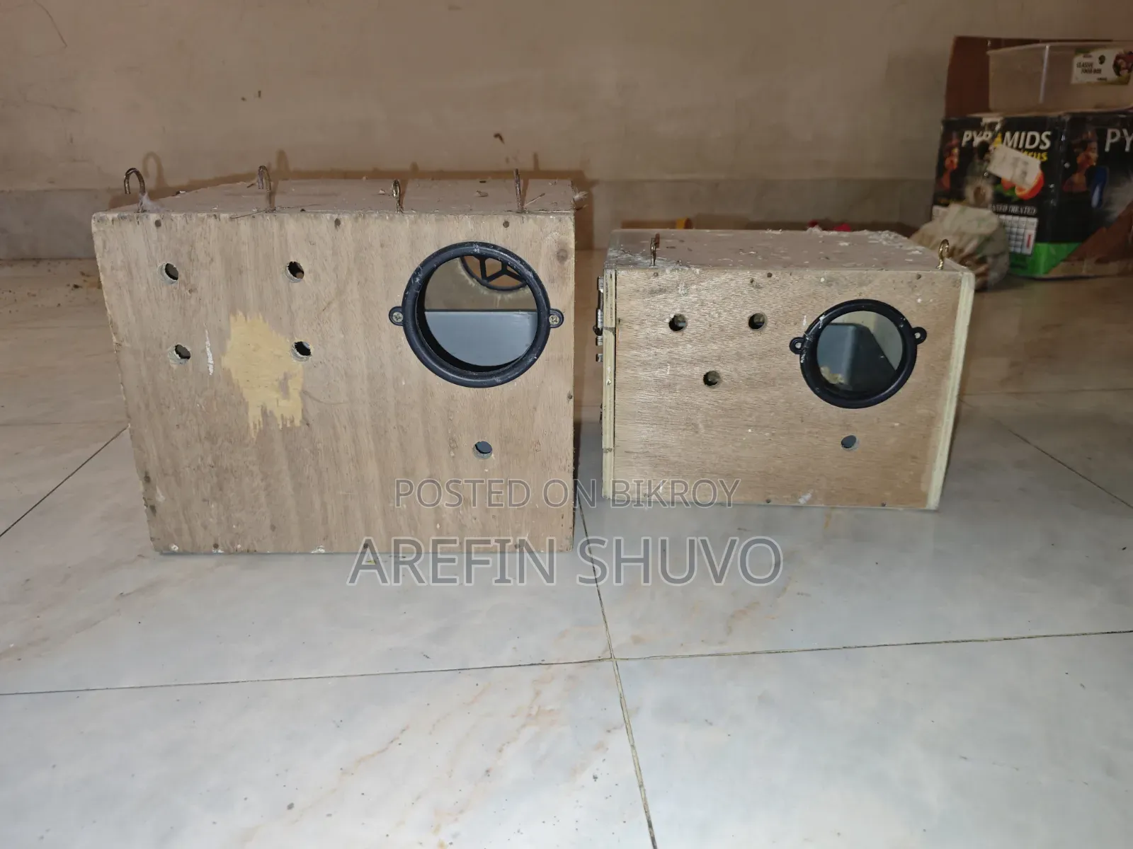 2 pieces breeding boxes