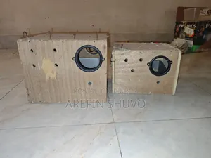 2 pieces breeding boxes