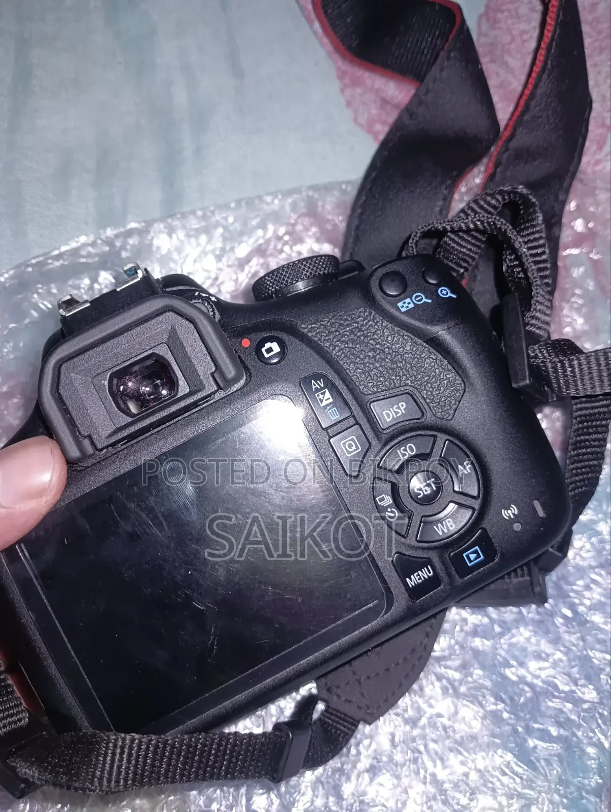 Canon EOS 2000D DSLR Camera With 18-55mm IS II Lens (Full Box)