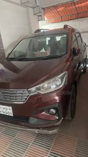 সুজুকি এর্টিগা ২০১৯ লাল