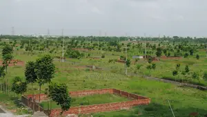 ৩ কাঠা দক্ষিণ মুখী, আই এক্সটেনশন বসুন্ধরা, কোনো মিডিয়া নয়