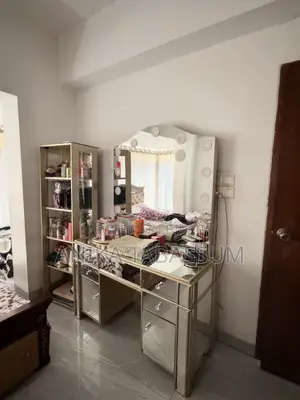 Dressing Table With Big Show Case
