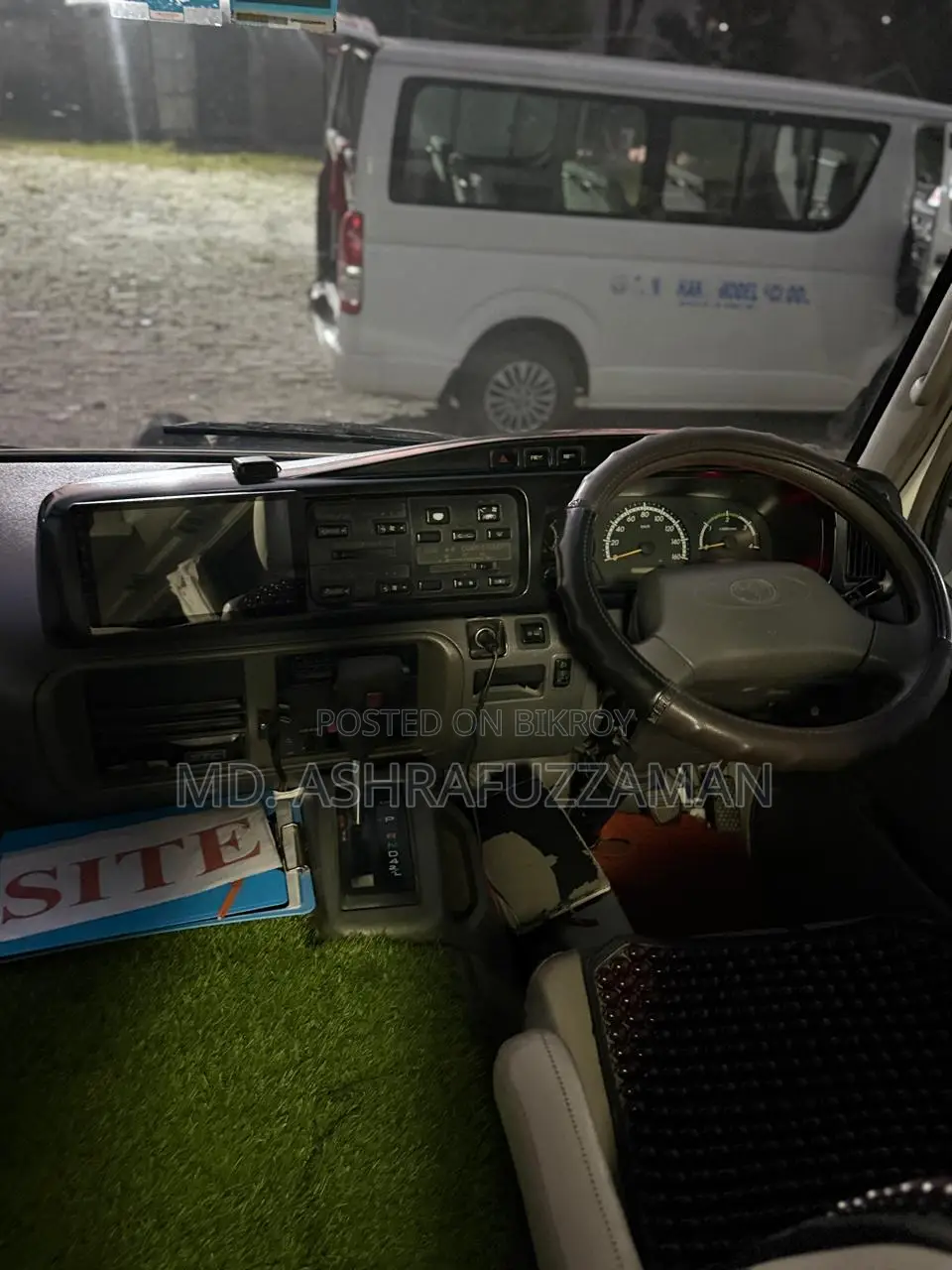 টয়োটা কোস্টার ২০১৬ হোয়াইট