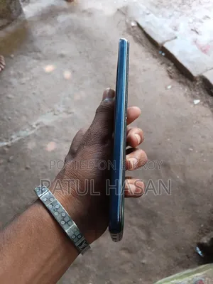 Vivo Y21 64 GB Blue