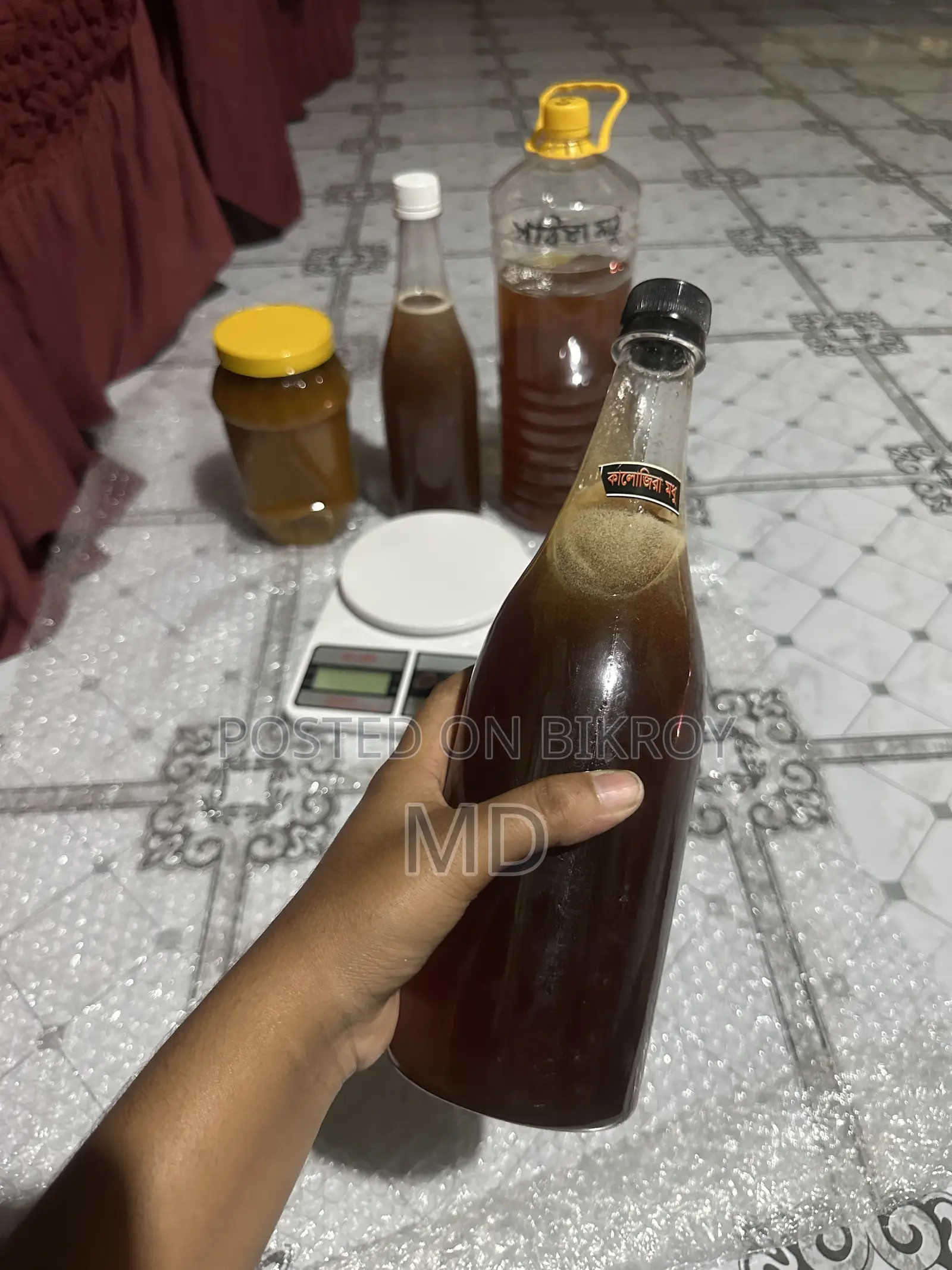 ১০০% খাঁটি প্রাকৃতিক মধু বিক্রি হবে