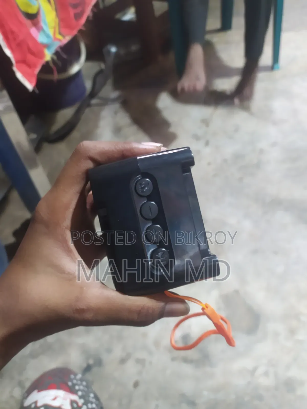 এটি একটি নতুন স্পিকার