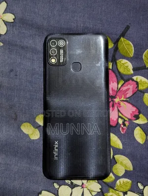 ইনফিনিক্স হট ১১ প্লে ৬৪ জিবি ব্ল্যাক