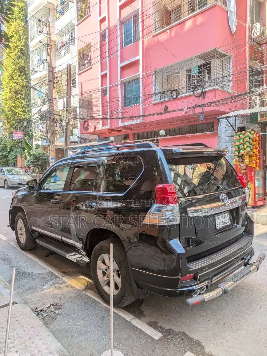 Toyota Land Cruiser Prado 2011 Black