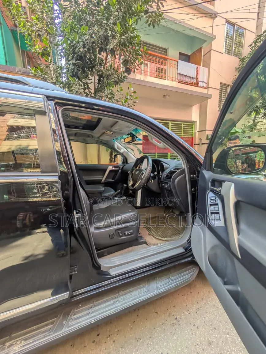 Toyota Land Cruiser Prado 2011 Black