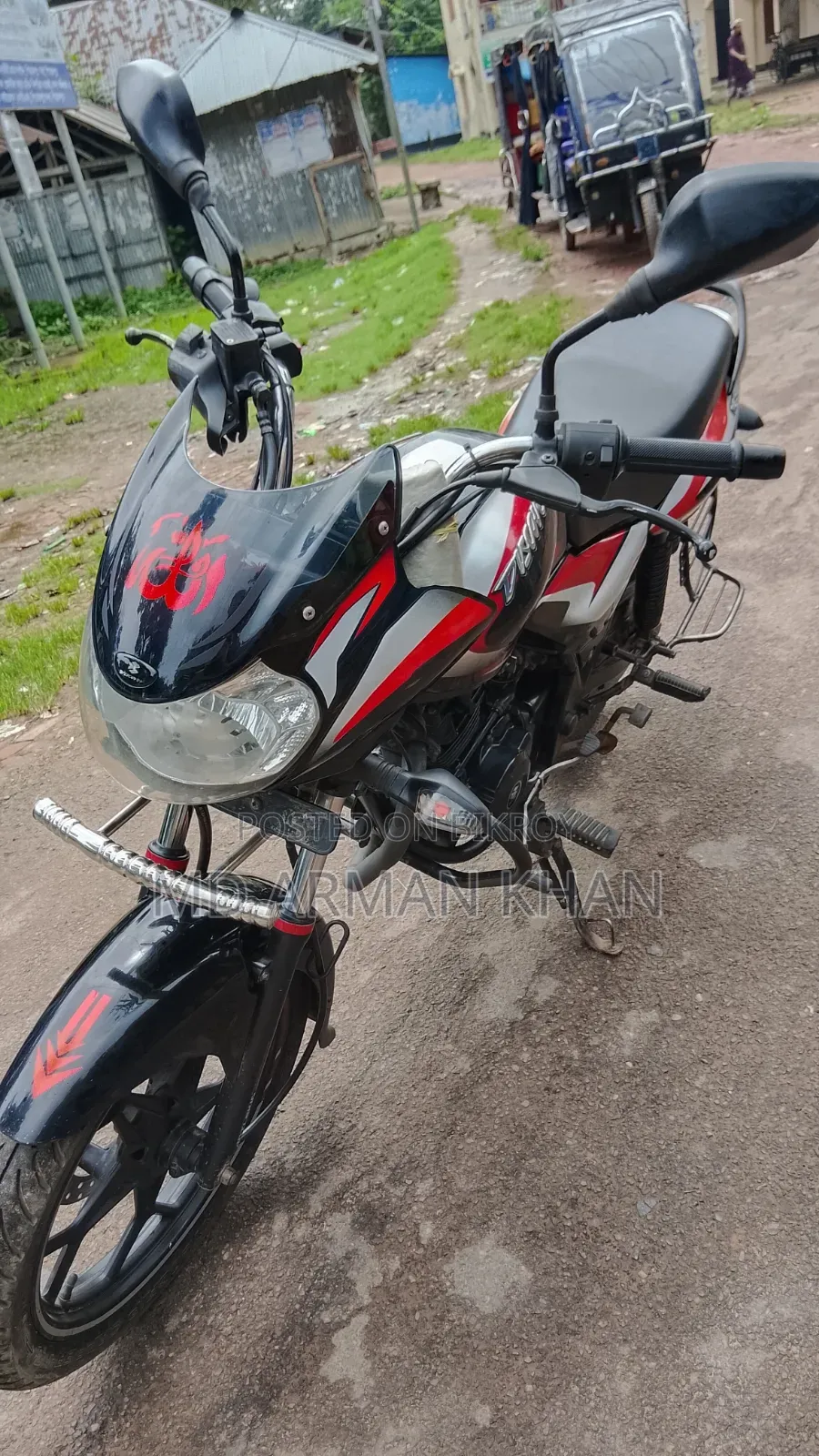 বাজাজ ডিসকভার ১২৫ ২০২১ ব্ল্যাক