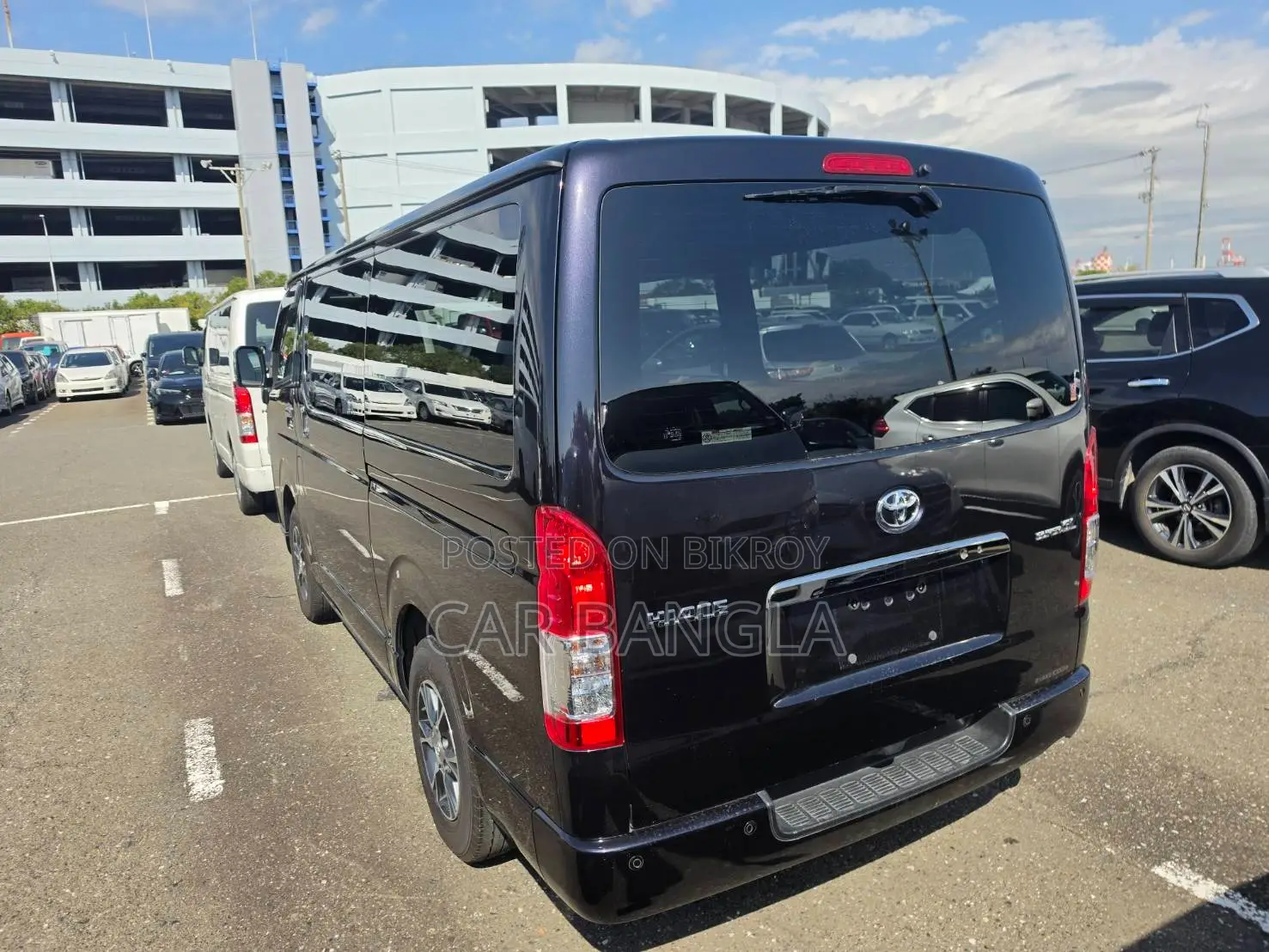 Toyota HiAce 2021 Black
