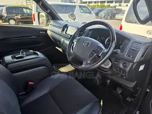 Toyota HiAce 2021 Black