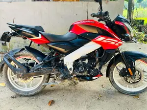বাজাজ পালসার এনএস ১৬০ ২০২১ রেড