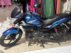 Hero Glamour 2022 Blue