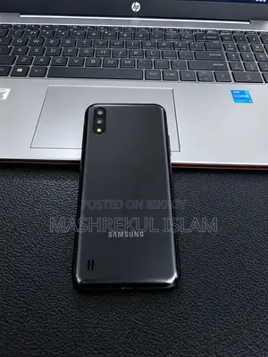 স্যামসাং গ্যালাক্সি এম০১ ৩২ জিবি কালো