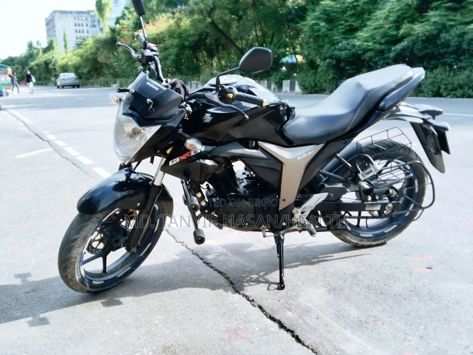 সুজুকি জিক্সার ২০২৩ ব্ল্যাক