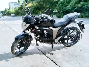 সুজুকি জিক্সার ২০২৩ ব্ল্যাক