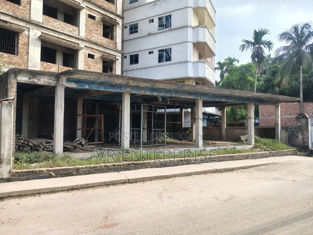 দৌলতপুর প্রাইম লোকেশনে ৩৭ কাঠা রেডি অবকাঠামোসহ প্রিমিয়াম জমি বিক্রি