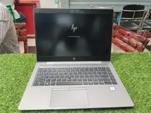 Laptop HP EliteBook 840 G8 8GB Intel Core i7 HDD+SSD 256GB