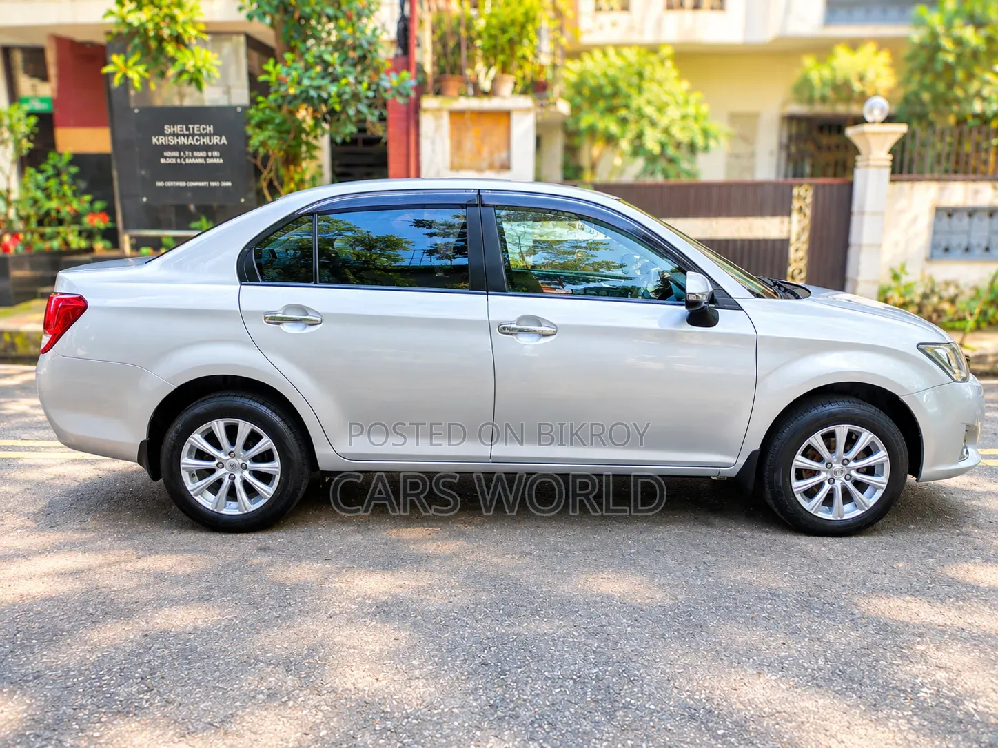 টয়োটা এক্সিও ২০১২ সিলভার