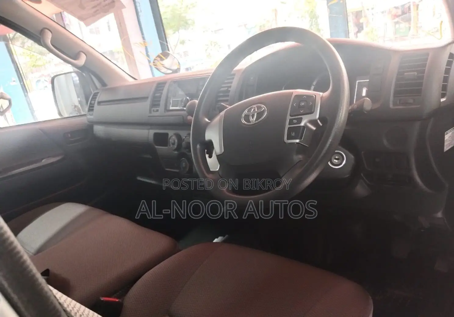 Toyota HiAce 2021 Silver