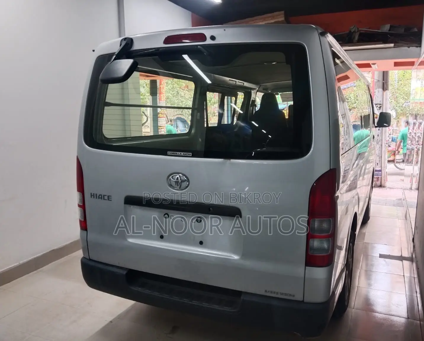 Toyota HiAce 2021 Silver