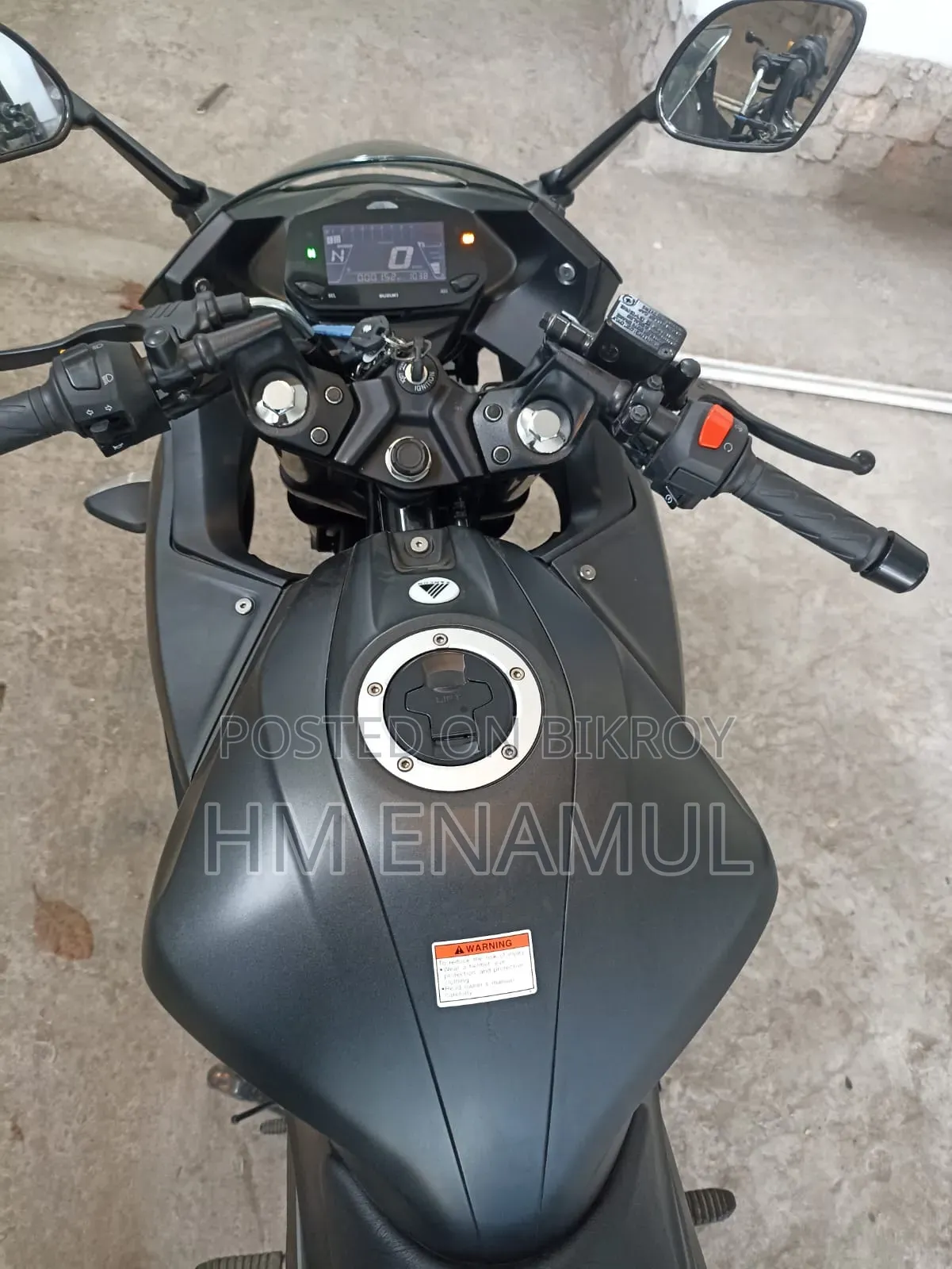 সুজুকি জিক্সার এসএফ ২০২৬ কালো