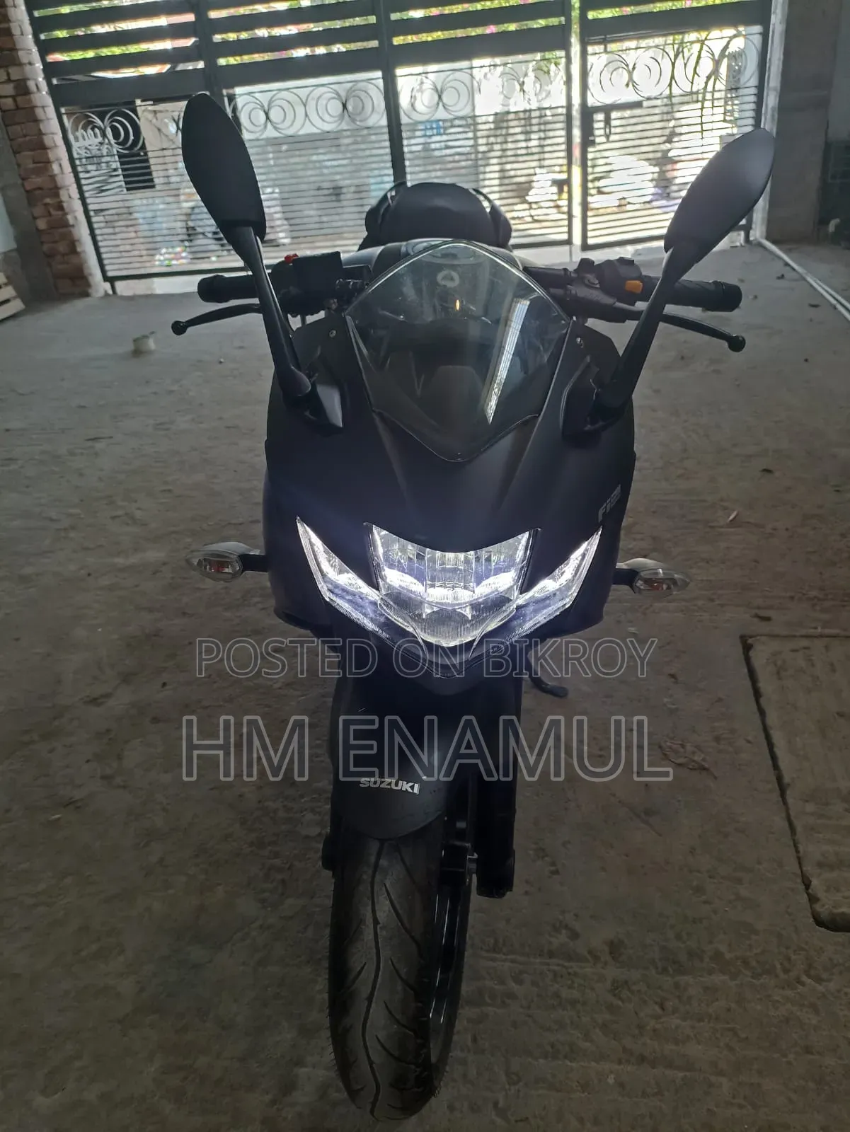 সুজুকি জিক্সার এসএফ ২০২৬ কালো