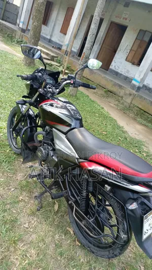বাজাজ ডিসকভার ১২৫ ২০২০ কালো
