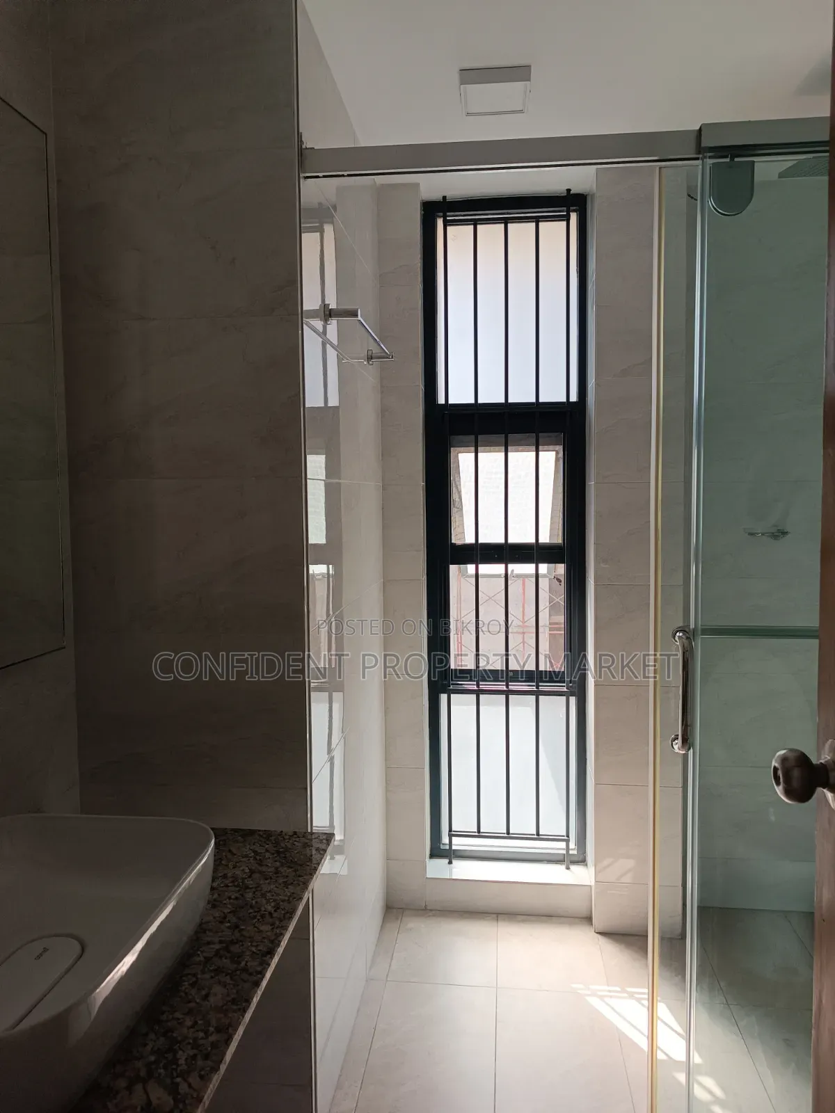 বনানীতে ৩ বেডরুমের অ্যাপার্টমেন্ট ভাড়ার জন্য