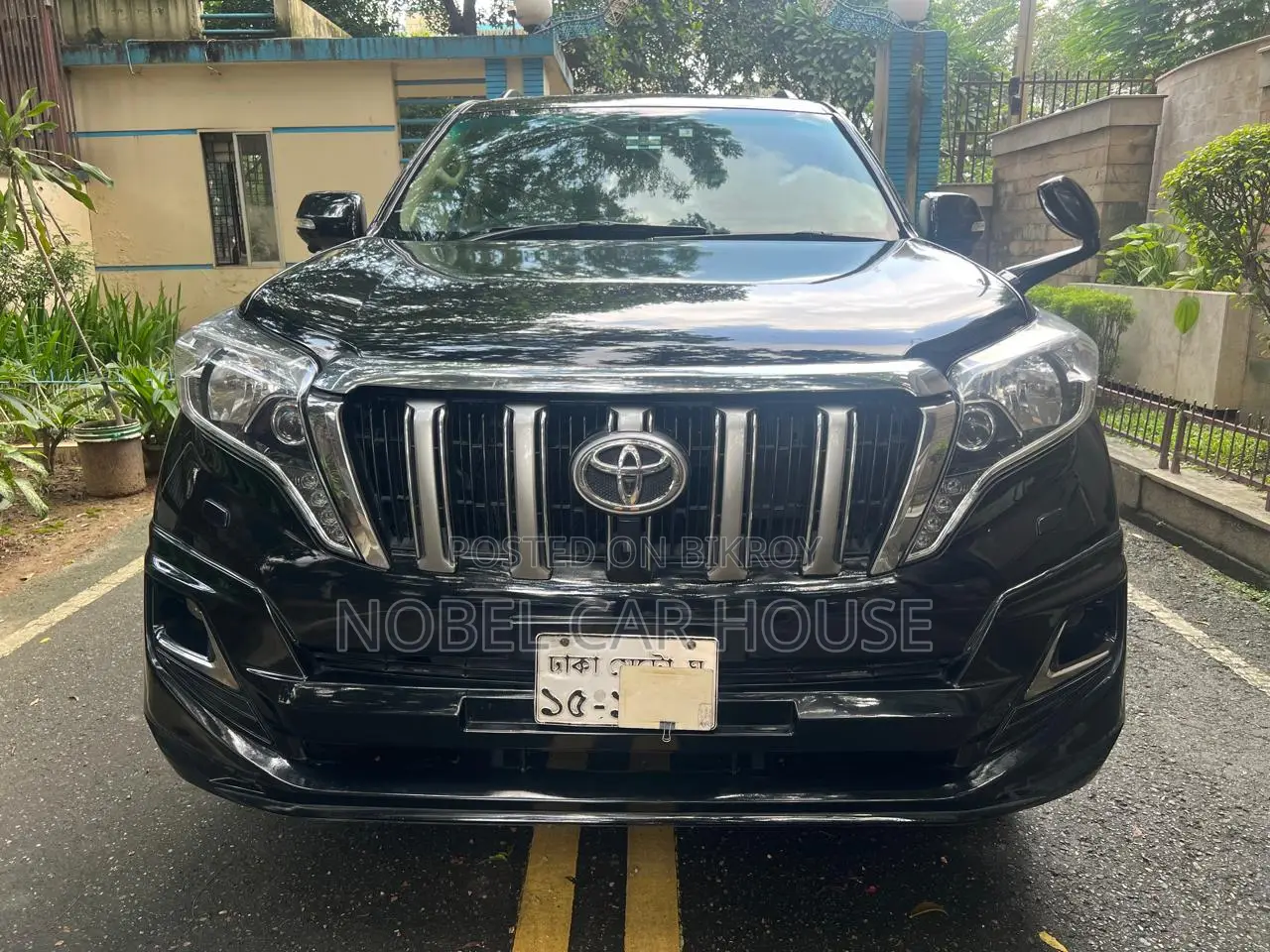 টয়োটা ল্যান্ড ক্রুজার প্রাডো ২০১৪ কালো