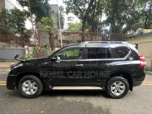টয়োটা ল্যান্ড ক্রুজার প্রাডো ২০১৪ কালো